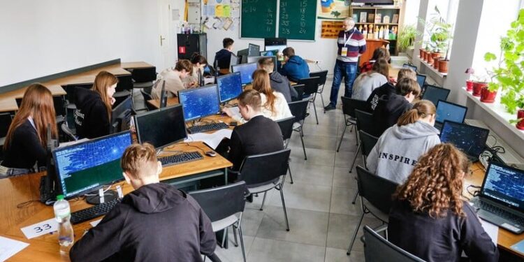 Нардепи розглянули пропозиції Кабміну щодо мобілізації у сфері освіти