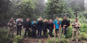 Нелегали мимоволі: чеські туристи випадково перетнули кордон України –