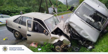 Одна людина загинула, ще троє — травмовані внаслідок ДТП на Рахівщині: поліція Закарпаття встановлює обставини смертельної аварії