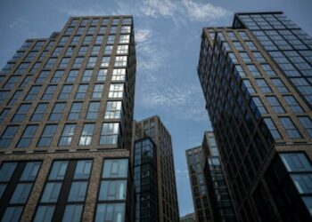 Ринок нерухомості: попит і ціни падають скрізь, крім Закарпаття –