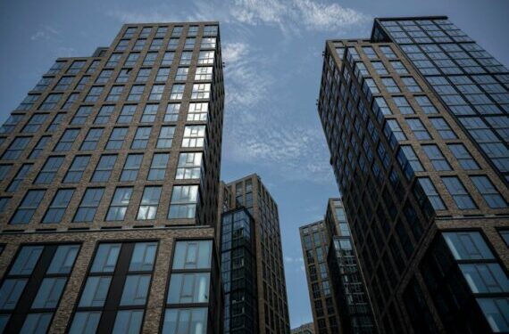 Ринок нерухомості: попит і ціни падають скрізь, крім Закарпаття –