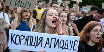 “Союз” Зеленського і Орбана. Як президент руйнував рух України до ЄС та чого чекати далі