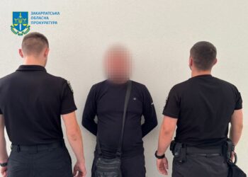 Спроба вбивства на Закарпатті: прокуратура наполягає на триманні під вартою без застави –