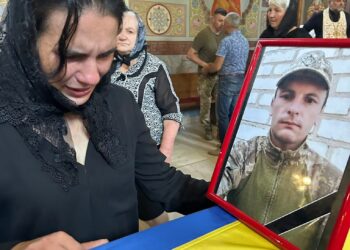 У Голубиному на Мукачівщині провели в останню дорогу полеглого Героя Андрія Лоскоріха (ФОТО)