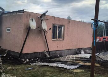 У Керецьках на Хустщині згоріли житловий будинок, літня кухня та дровітня під спільним дахом (ФОТО)