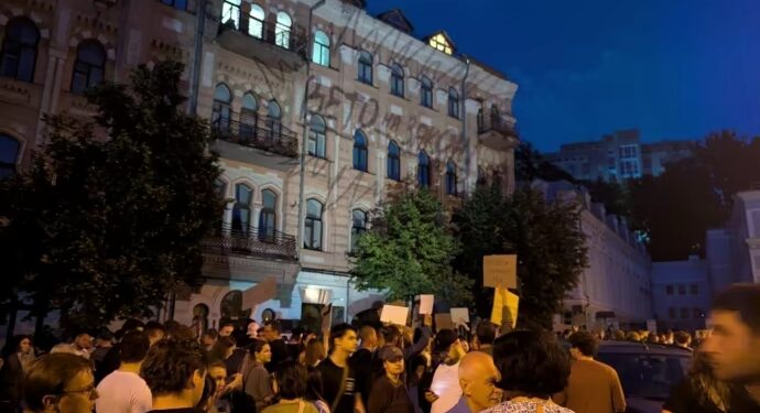 У НАБУ та САП подякували українцям за підтримку на акціях протесту