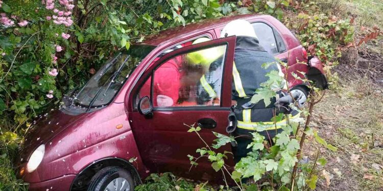 У Рахові Daewoo Matiz злетів у кювет (ФОТО)