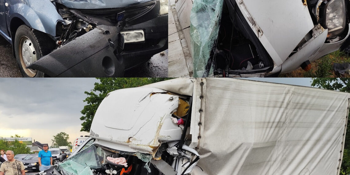 У селі Гать на Берегівщині зіткнулися Renault Master, Mercedes-Benz Sprinter і Dacia Logan (ФОТО)