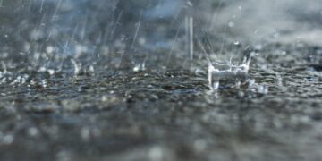 У семи областях України найближчим часом прогнозують грозу зі шквалами й градом – ДСНС