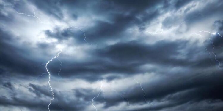 Україну накриють грози. Синоптики назвали регіони підвищеної небезпеки