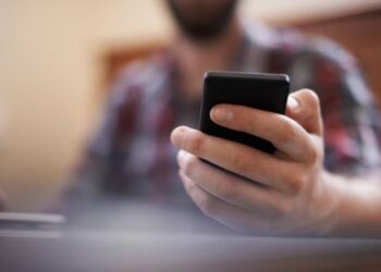 Ужгородець, уклавши угоду з прокурором, уник покарання за секс і “шкодливе” розповсюдження порнографії з неповнолітньою