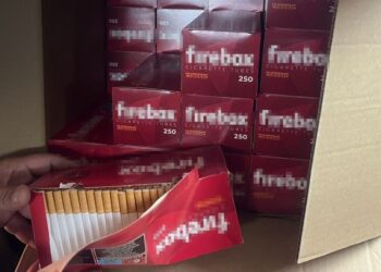 Ужгородець в гаражі налагодив “професійне” виробництво сигарет (ФОТО)