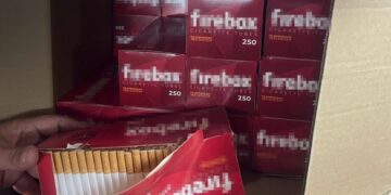 Ужгородець в гаражі налагодив “професійне” виробництво сигарет (ФОТО)