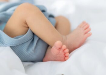 В Україні на одного новонародженого припадає троє померлих. Де народжують найбільше і найменше?