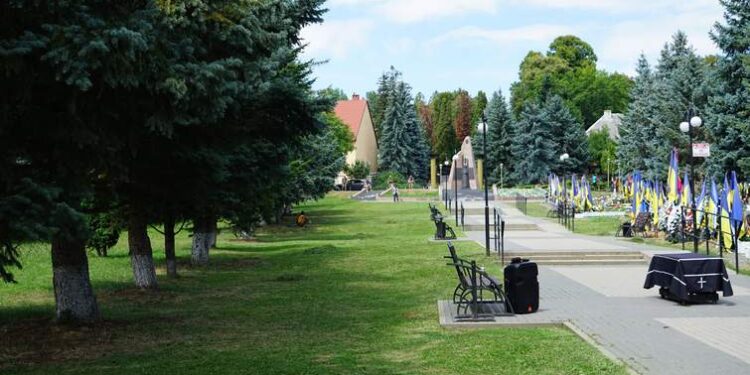 В Ужгороді обрали нову локацію для поховань військових