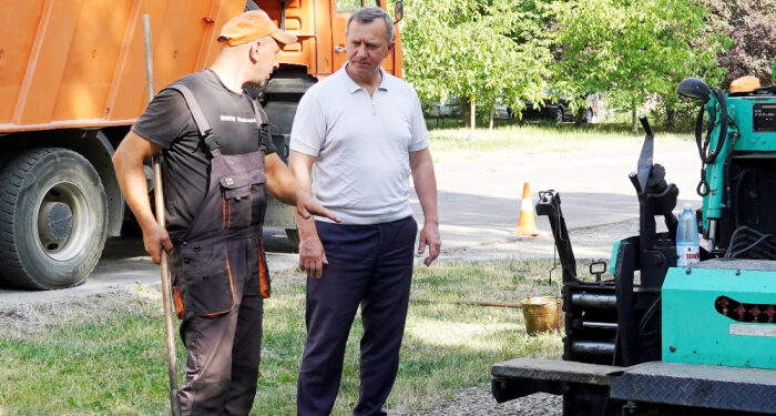 В Ужгороді відремонтували тротуари біля міського ліцею №8 та НВК «Первоцвіт»