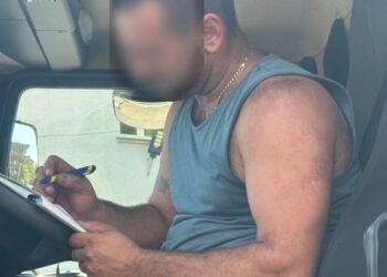 В Ужгороді вилучили посвідчення водія у наркоп'яного керманича вантажівки, що потрапила в ДТП (ФОТО)