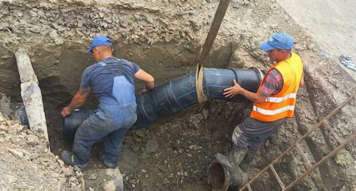 В Ужгороді завдяки співпраці комунального підприємства та приватного бізнесу провели капремонт водогону