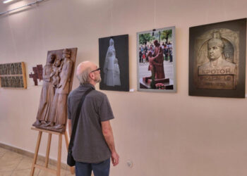 В ужгородському скансені відрили персональну виставку відомого закарпатського скульптора Василя Олашина