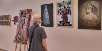 В ужгородському скансені відрили персональну виставку відомого закарпатського скульптора Василя Олашина