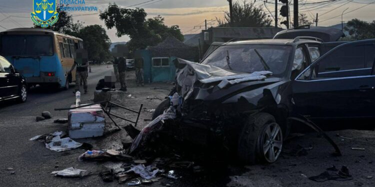 Водійку, що п&apos;яною за кермом BMW X5 на блокпосту в Перечині смертельно травмувала прикордонника, взяли під варту