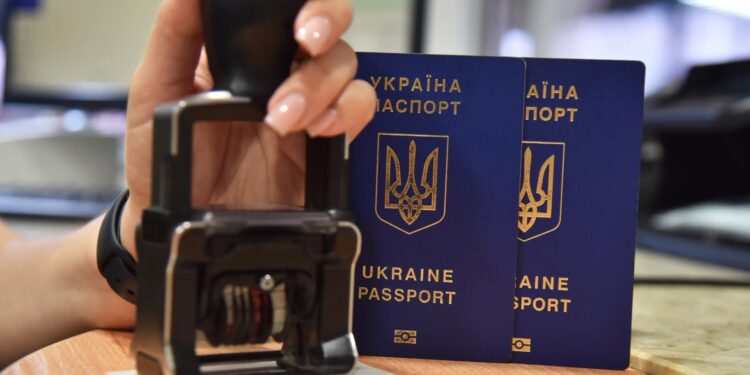 Західний кордон України: новий пік активності та рекордні 744 тисячі перетинів за тиждень –