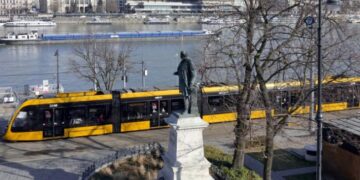 Закарпатці в Будапешті: безкоштовний проїзд у громадському транспорті продовжено до кінця 2025 року –