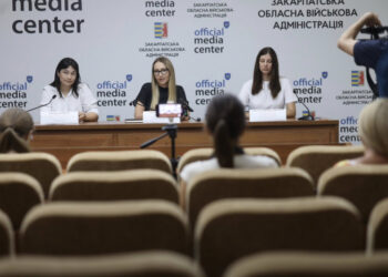 Зростати в сім’ї: на Закарпатті підтримують прийомні родини, усиновлення та патронат