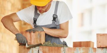 10 серпня відзначатимуть свято — День будівельника 2025 — Закарпаття