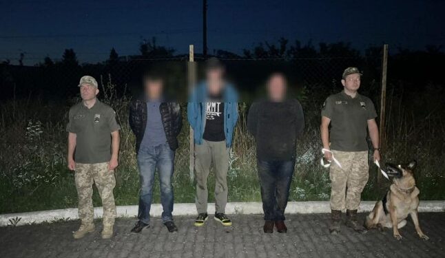 Тікали вночі, щоб їх не помітили: в області попереджувальними пострілами зупиняли кількох чоловіків — Закарпаття