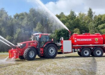 У Німеччині зробили з John Deere 6R 250 пожежний трактор – Техніка