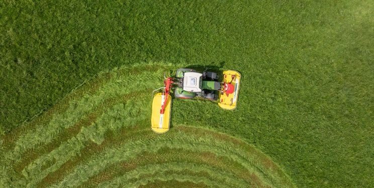 Фронтальну косарку Pöttinger оснастять системою комфортного керування – Техніка