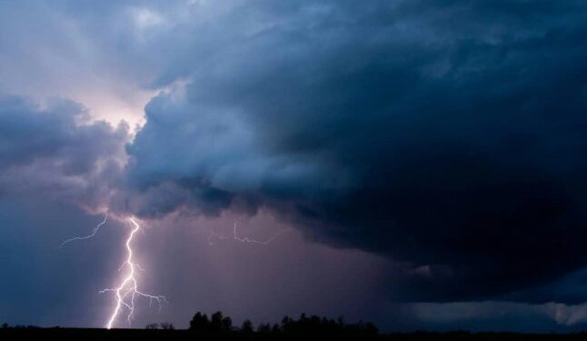 В області на сьогодні оголосили штормове попередження через негоду, яка насувається — Закарпаття