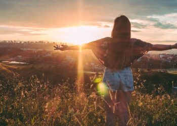 Цими вихідними на Закарпатті буде спекотно, але місцями дощитиме