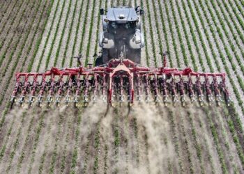 Einböck представив 12-метровий культиватор з компактним складанням – Техніка