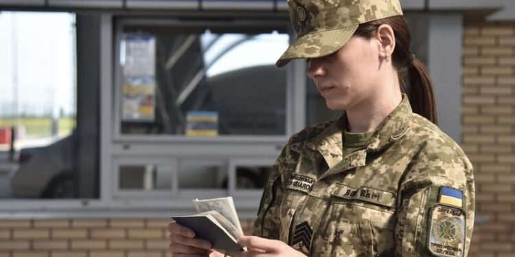 Держприкордонслужба України назвала умову виїзду чоловіків 18–22 років