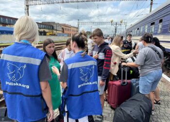 До Мукачева прибув евакуаційний потяг з жителями Донеччини та Дніпропетровщини (ФОТО)