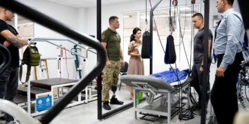 Довготривала підтримка та адаптація: на Закарпатті підписали меморандум про допомогу ветеранам (ФОТО) –