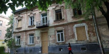Економіка: У Львові вирішили зберегти історичний будинок, пошкоджений російським обстрілом