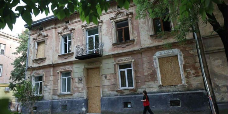 Економіка: У Львові вирішили зберегти історичний будинок, пошкоджений російським обстрілом
