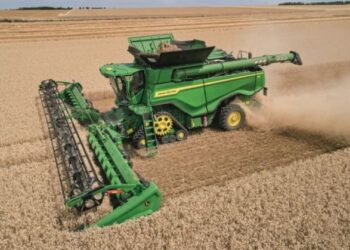 В Україну завезли удвічі більше комбайнів та на 70% більше обприскувачів – Техніка