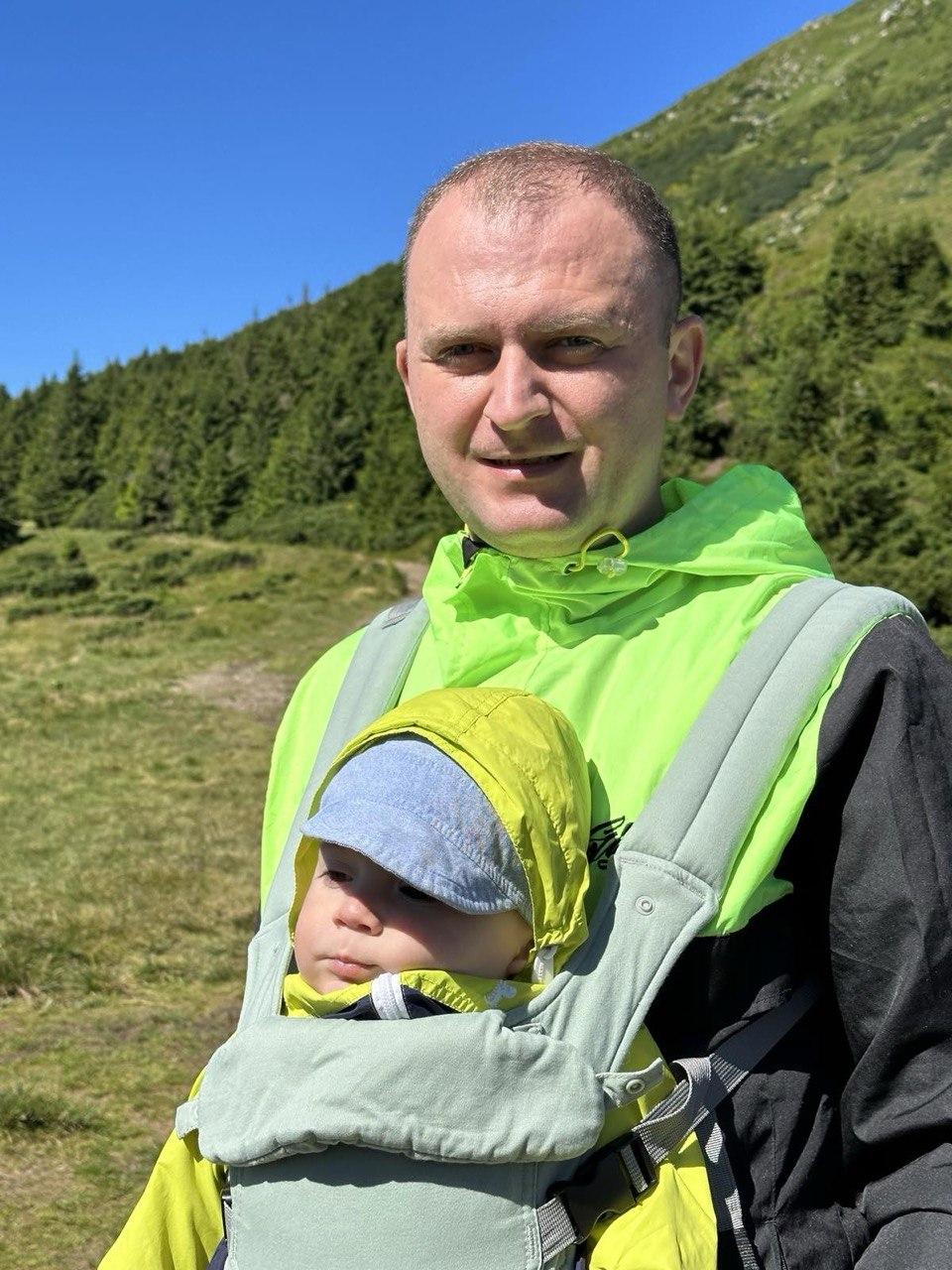 Юрій Гал з сином / фото Наталія Петерварі