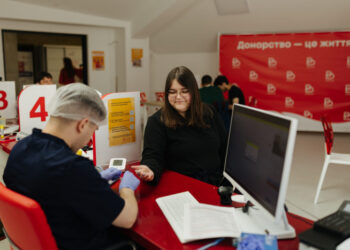 «Я бачила, як потрібна була кров»: історія донорства Діани Товстун після пекла Маріуполя