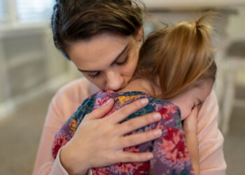 Як дитині, яка повернулася з ТОТ чи депортації, отримати підйомну допомогу