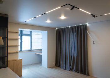 Якщо магнітні трекові системи, то тільки в iнтернет-магазині OLEDIM, і ось чому