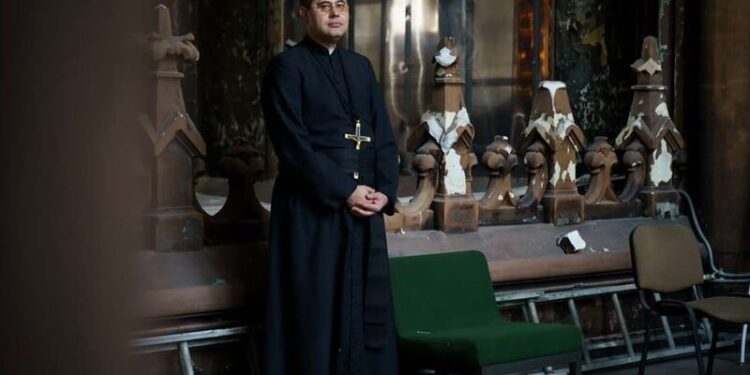 Костел Святого Миколая в Києві пережив пожежу, але може не пережити бюрократії – настоятель