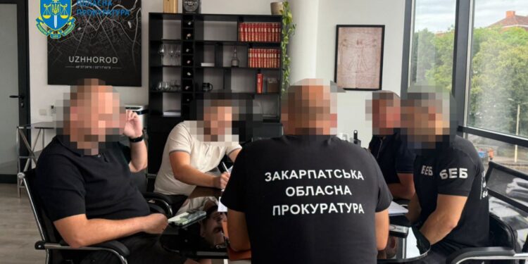 Масштабна корупція на Закарпатті: 22 посадовці отримали підозри за розтрати та привласнення (ФОТО) –