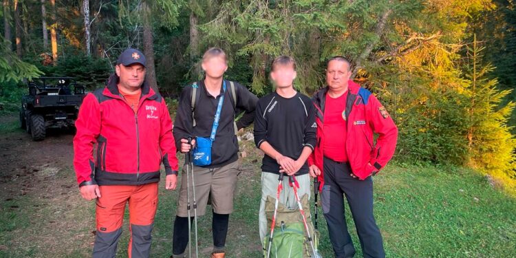 На Рахівщині врятували двох туристів, які заблукали поблизу гори Туркул