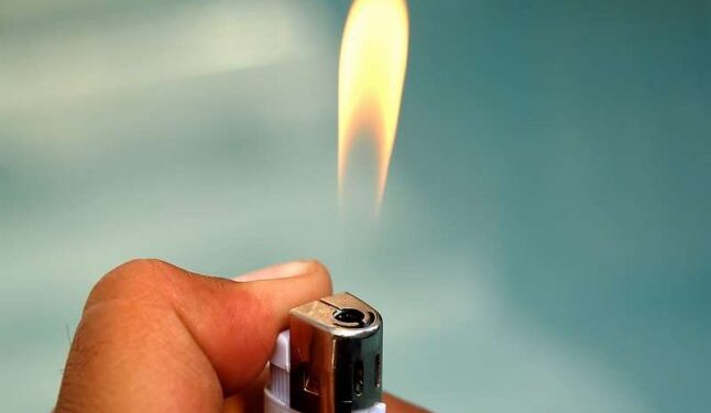 На трасі біля Мукачева врятували чоловіка, що намагався себе підпалити –