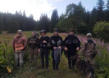 На Закарпатті службовий пес допоміг затримати чотирьох порушників на кордоні з Румунією (ФОТО)